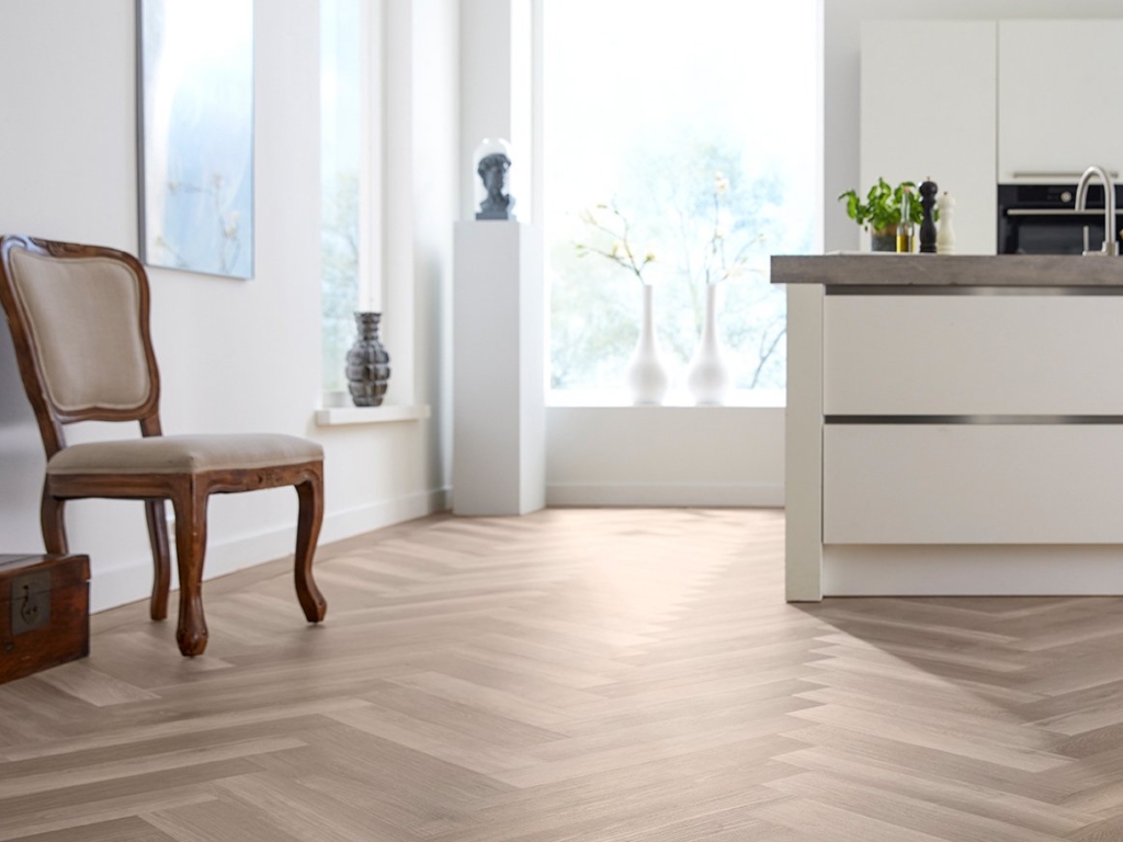 Parva Broad Leaf Smoky Sycamore Gluedown Vinyl Planke LVT