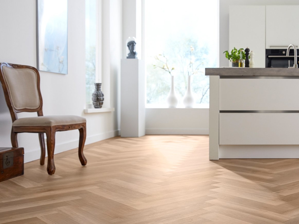 Parva Broad Warm Sycamore Gluedown Vinyl Planke LVT